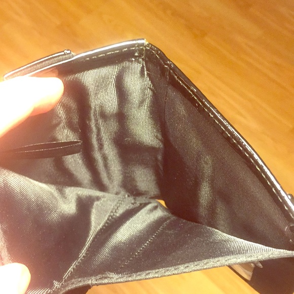 Shiny black sexy zipper sleek snap secure wristlet phone mini fun little bag new - Picture 9 of 15